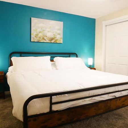 Private Basement, Bath, Living Area In Morrison 아파트 외부 사진