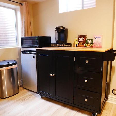 Private Basement, Bath, Living Area In Morrison 아파트 외부 사진