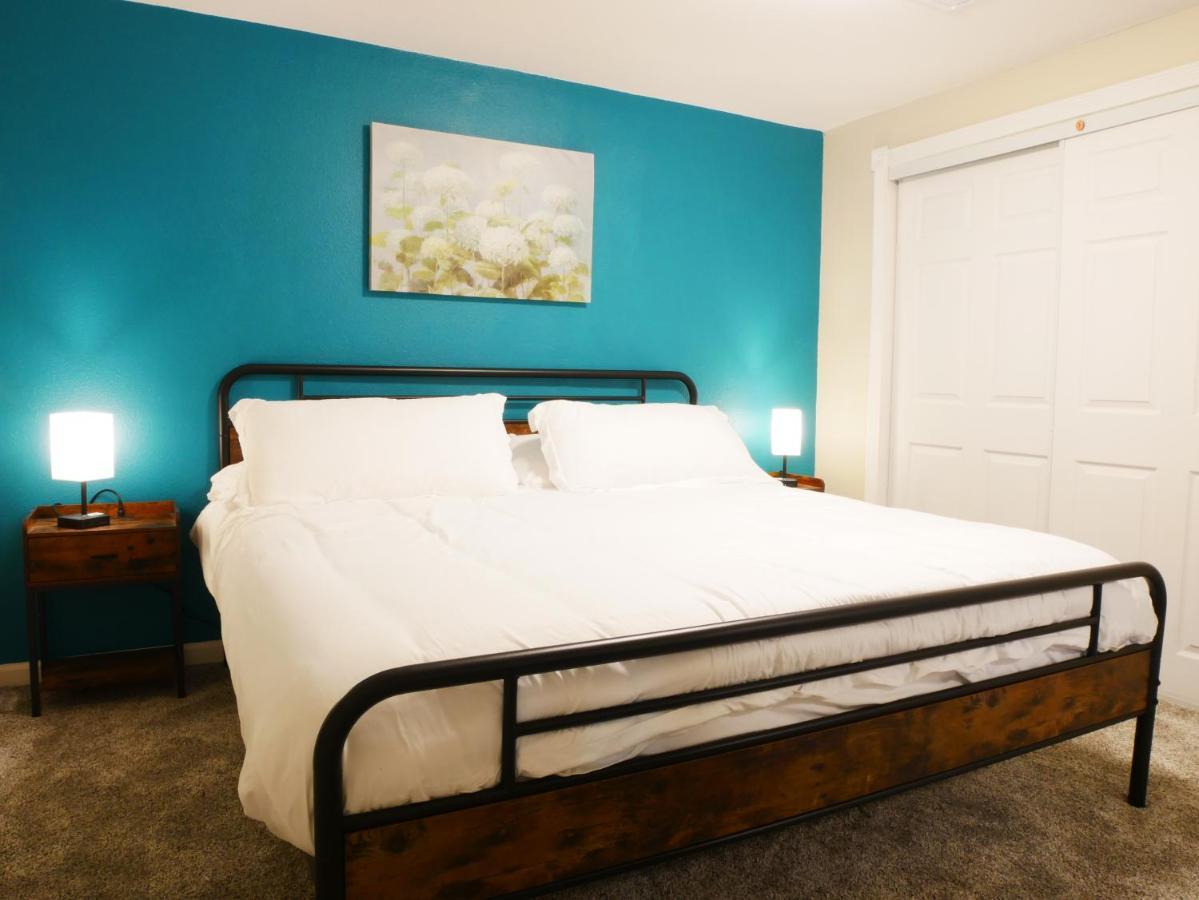 Private Basement, Bath, Living Area In Morrison 아파트 외부 사진