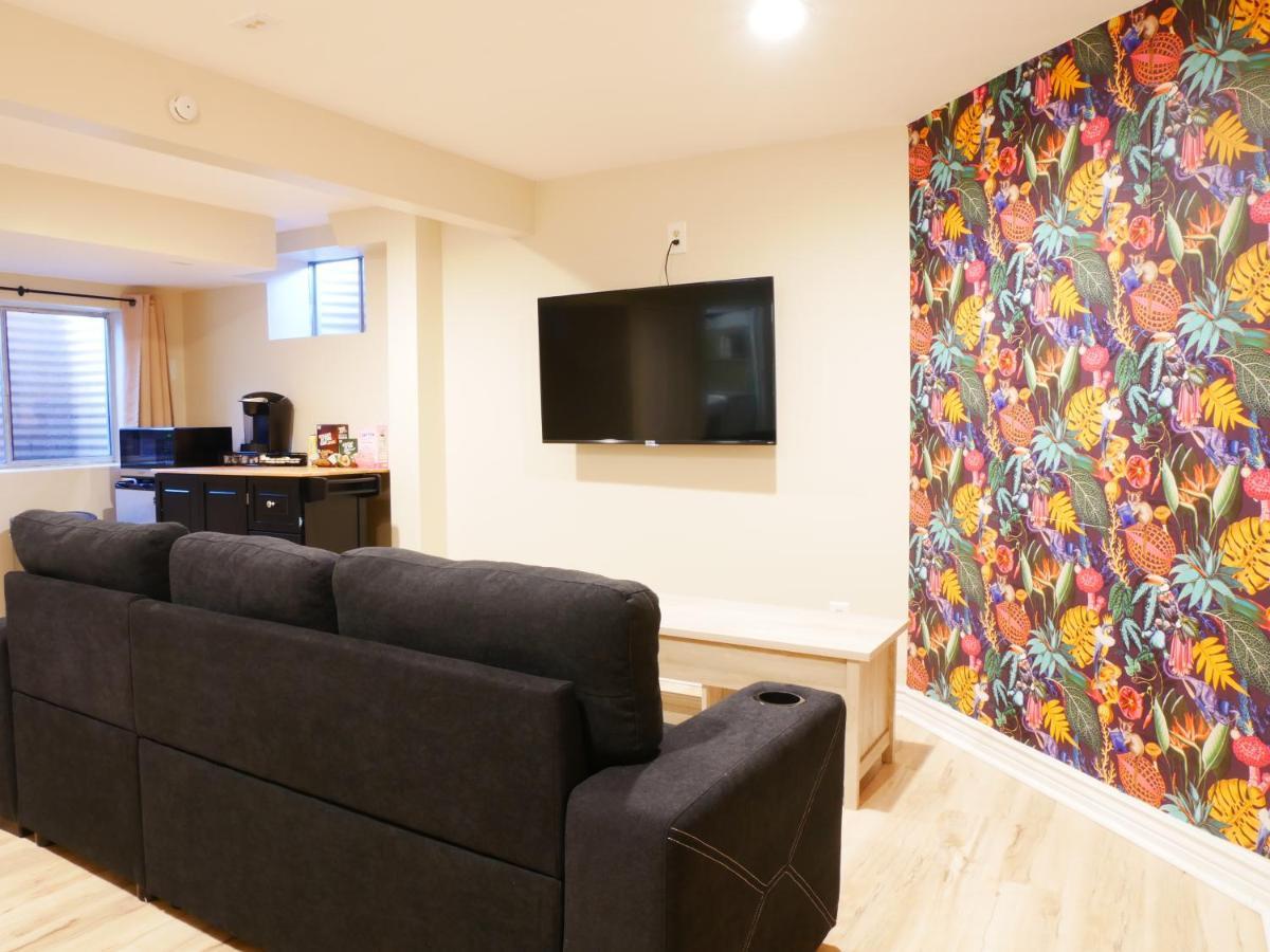 Private Basement, Bath, Living Area In Morrison 아파트 외부 사진